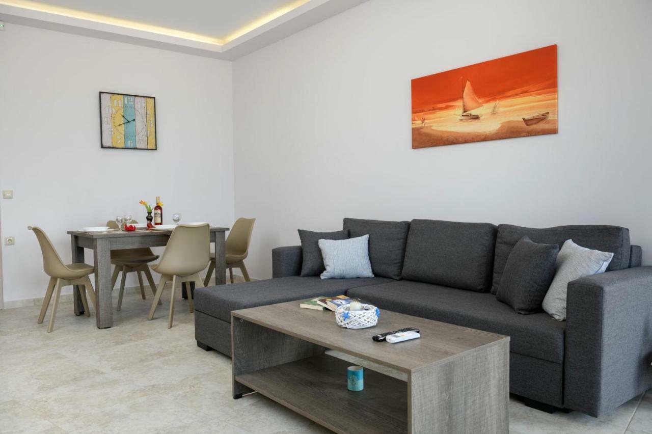 Coral Sea Apartment Kokkinos Pirgos Exteriör bild