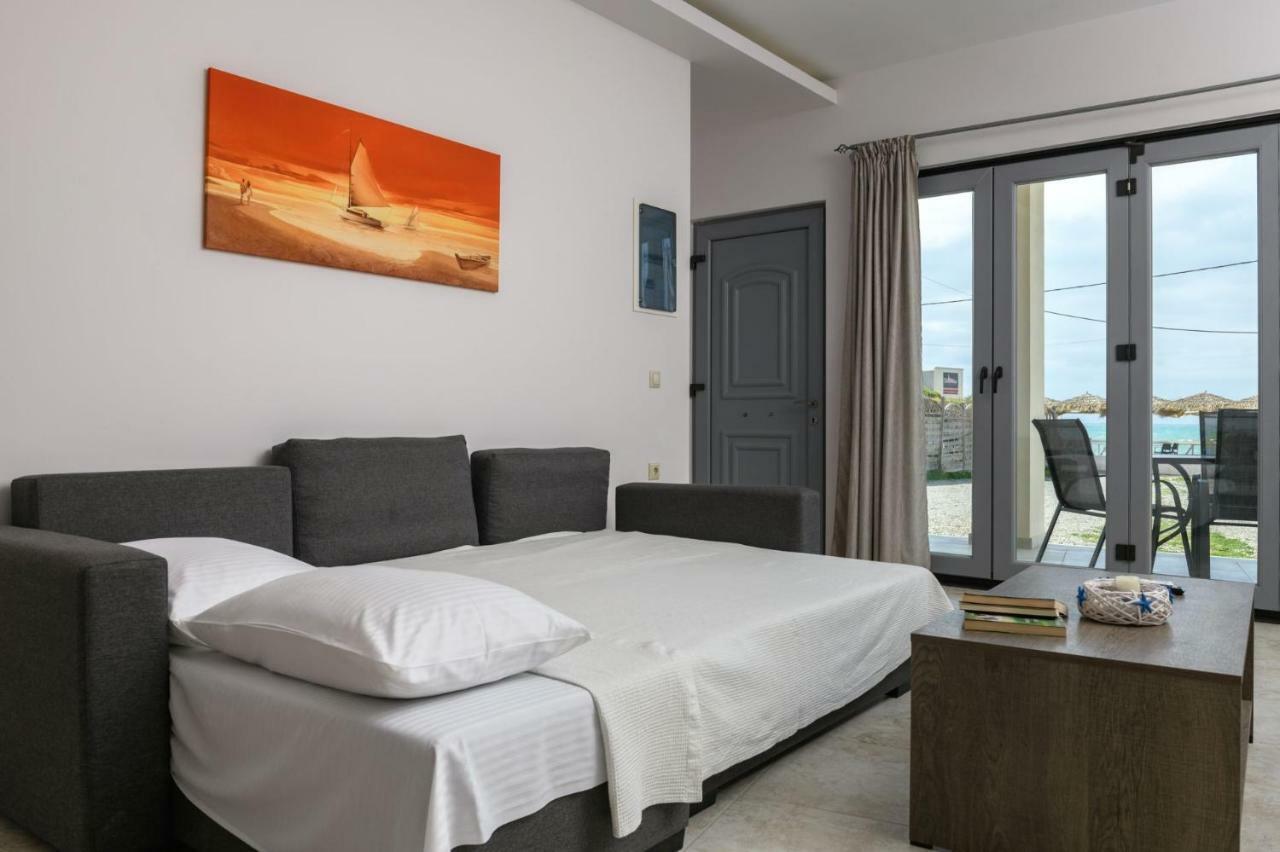 Coral Sea Apartment Kokkinos Pirgos Exteriör bild