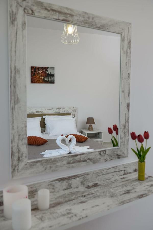 Coral Sea Apartment Kokkinos Pirgos Exteriör bild