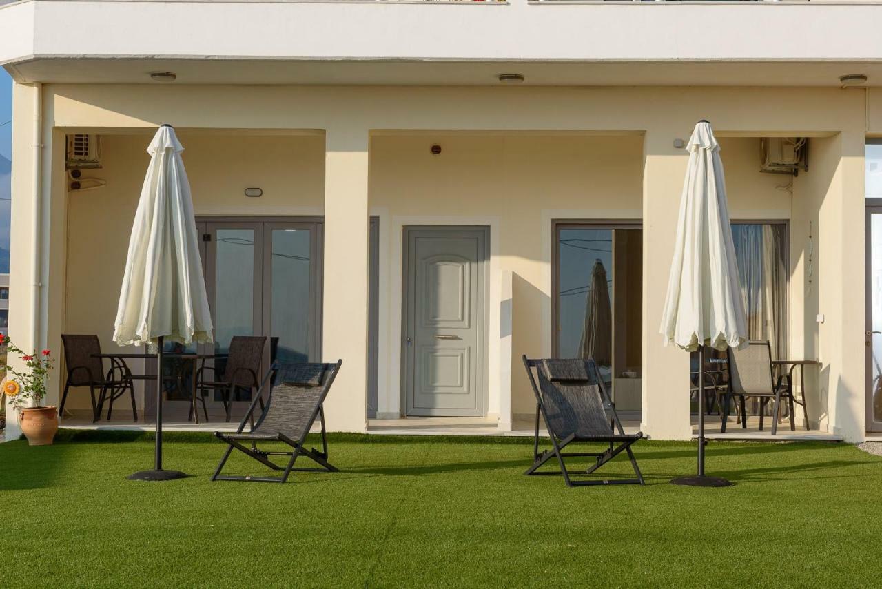 Coral Sea Apartment Kokkinos Pirgos Exteriör bild